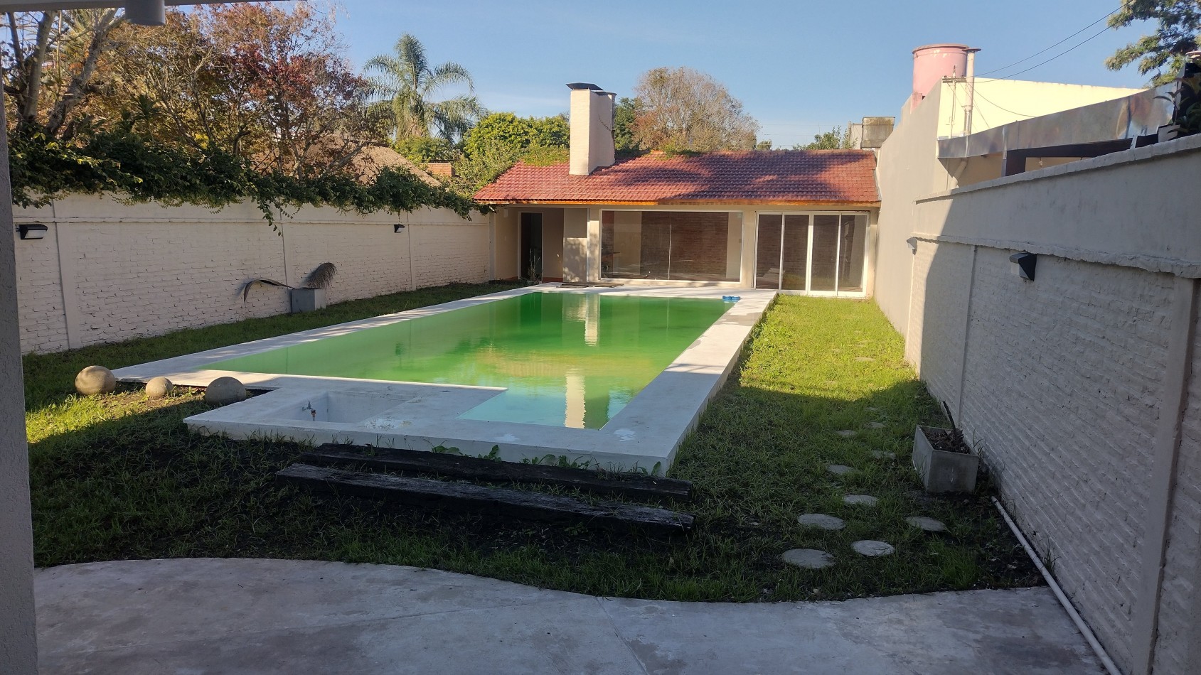 Casa en Venta de 4 dormitorios en Manuel.B.Gonnet en zona republica de los Niños 