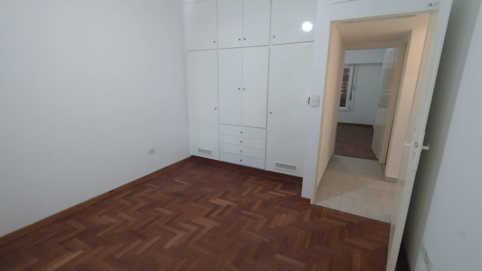 Casa en Venta de 4 dormitorios en Manuel.B.Gonnet en zona republica de los Niños 