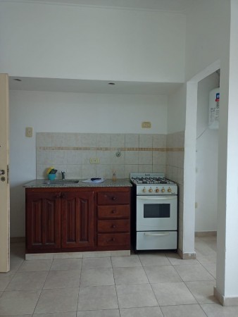 34 y 26 - DEPARTAMENTO DE UN DORMITORIO - MUY LUMINOSO- LAVADERO 