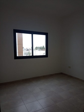 34 y 26 - DEPARTAMENTO DE UN DORMITORIO - MUY LUMINOSO- LAVADERO 