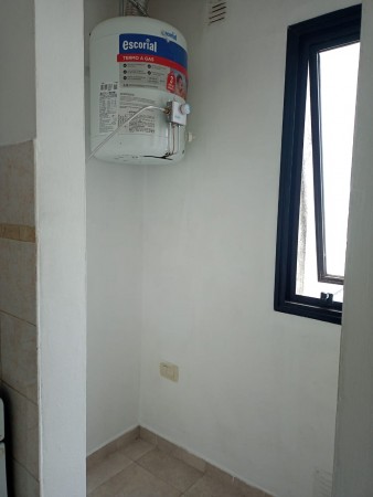 34 y 26 - DEPARTAMENTO DE UN DORMITORIO - MUY LUMINOSO- LAVADERO 