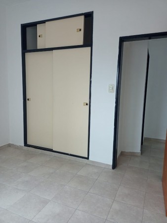 34 y 26 - DEPARTAMENTO DE UN DORMITORIO - MUY LUMINOSO- LAVADERO 