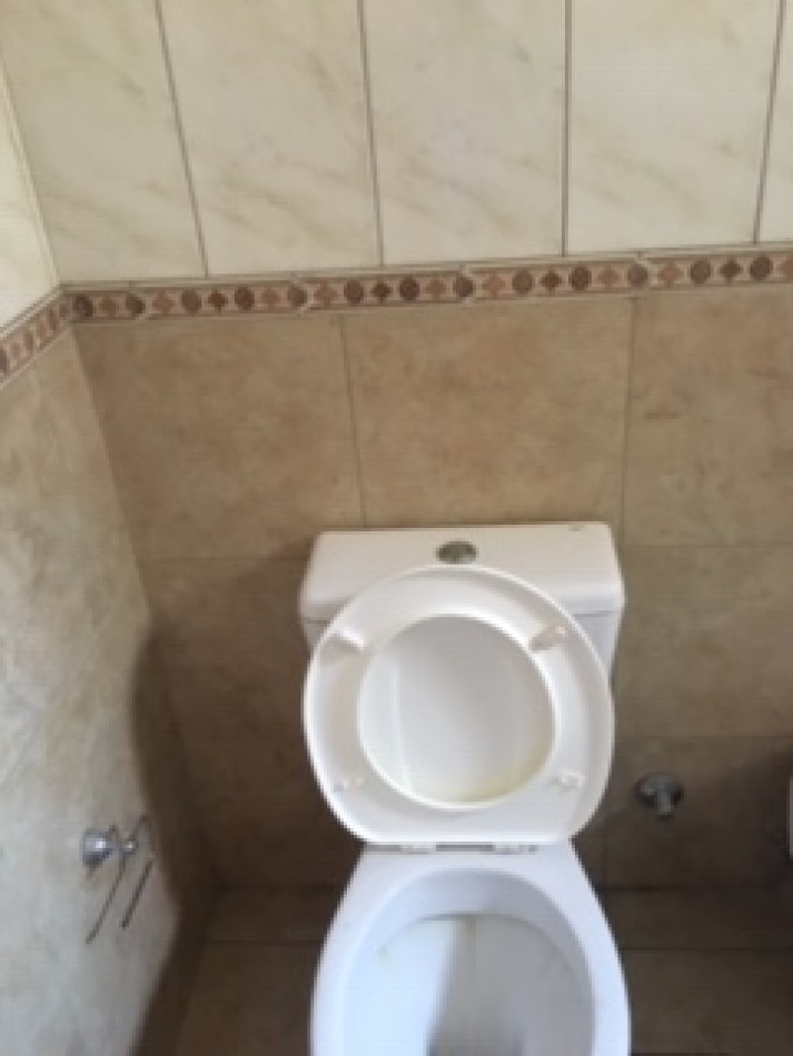26 E/ 62 Y 63 - MONOAMBIENTE 3 ER PISO X ESCALERA MUY LUMINOSO 