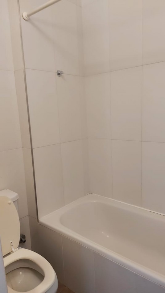 38 y 12 - DEPARTAMENTO DE UN DORMITORIO - BALCON - AL FRENTE