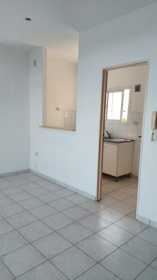 EXCELENTE DEPARTAMENTO DE 1 DORMITORIO -LIVING COMEDOR - COCINA EQUIPADA  
