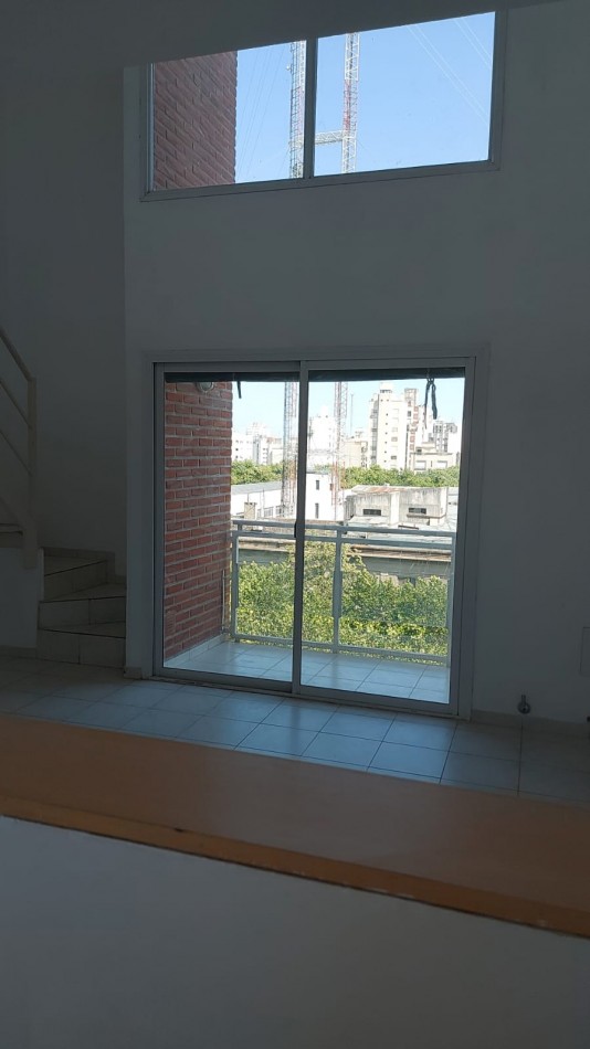 EXCELENTE DEPARTAMENTO DE 1 DORMITORIO -LIVING COMEDOR - COCINA EQUIPADA  