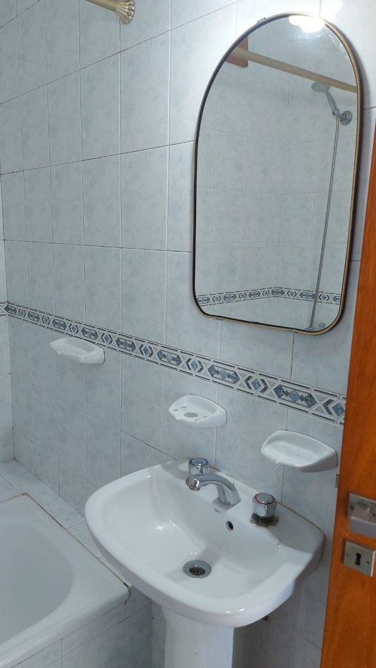 EXCELENTE DEPARTAMENTO DE 1 DORMITORIO -LIVING COMEDOR - COCINA EQUIPADA  