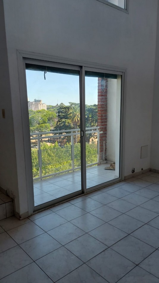 EXCELENTE DEPARTAMENTO DE 1 DORMITORIO -LIVING COMEDOR - COCINA EQUIPADA  