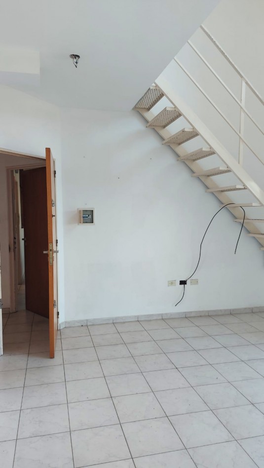 EXCELENTE DEPARTAMENTO DE 1 DORMITORIO -LIVING COMEDOR - COCINA EQUIPADA  