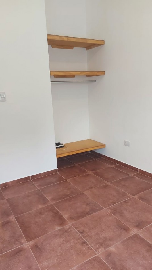 EXCELENTE DEPARTAMENTO DE UN DORMITORIO CON PATIO EN ALQUILER  