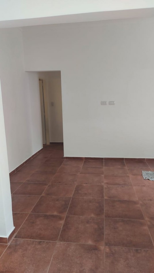 EXCELENTE DEPARTAMENTO DE UN DORMITORIO CON PATIO EN ALQUILER  