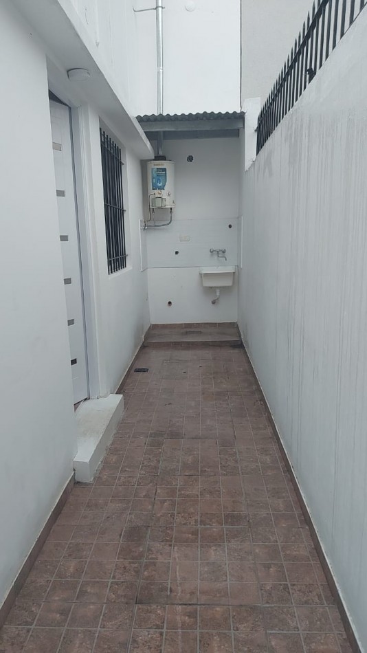 EXCELENTE DEPARTAMENTO DE UN DORMITORIO CON PATIO EN ALQUILER  