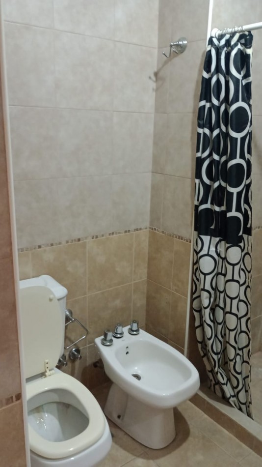 AV60 E/ 29 Y 30- EXCELENTE DEPARTAMENTO DE 1 DORMITORIO CON BALCON Y COCHERA DOBLE- EN ALQUILER 