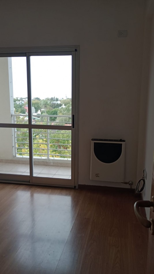 AV60 E/ 29 Y 30- EXCELENTE DEPARTAMENTO DE 1 DORMITORIO CON BALCON Y COCHERA DOBLE- EN ALQUILER 
