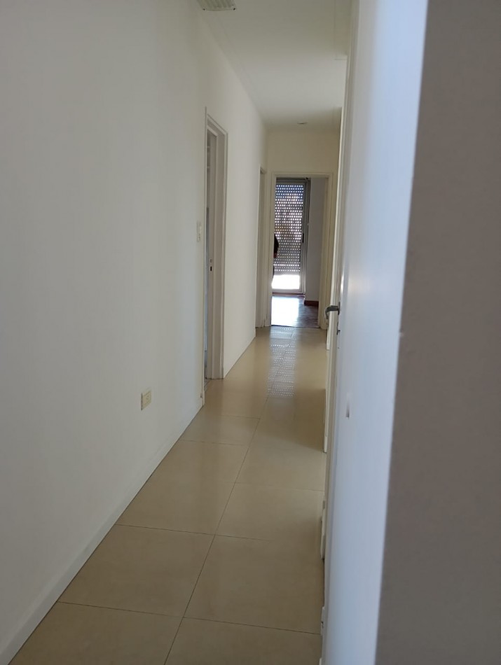 EXCELENTE DEPARTAMENTO DE CATEGORIA - 2 DORMITORIOS EN ALQUILER - COCHERA