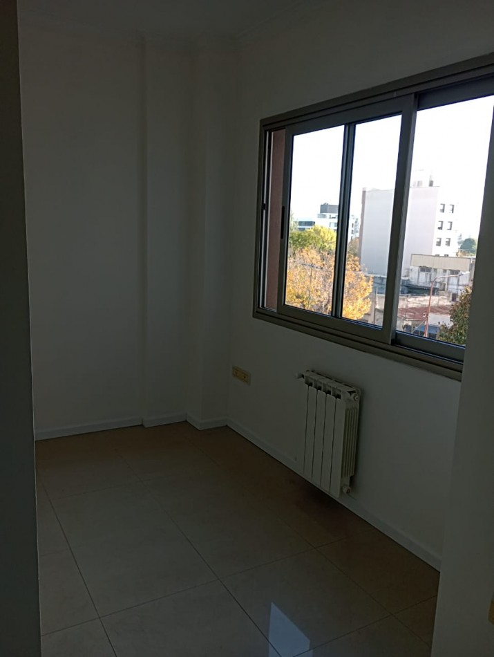EXCELENTE DEPARTAMENTO DE CATEGORIA - 2 DORMITORIOS EN ALQUILER - COCHERA