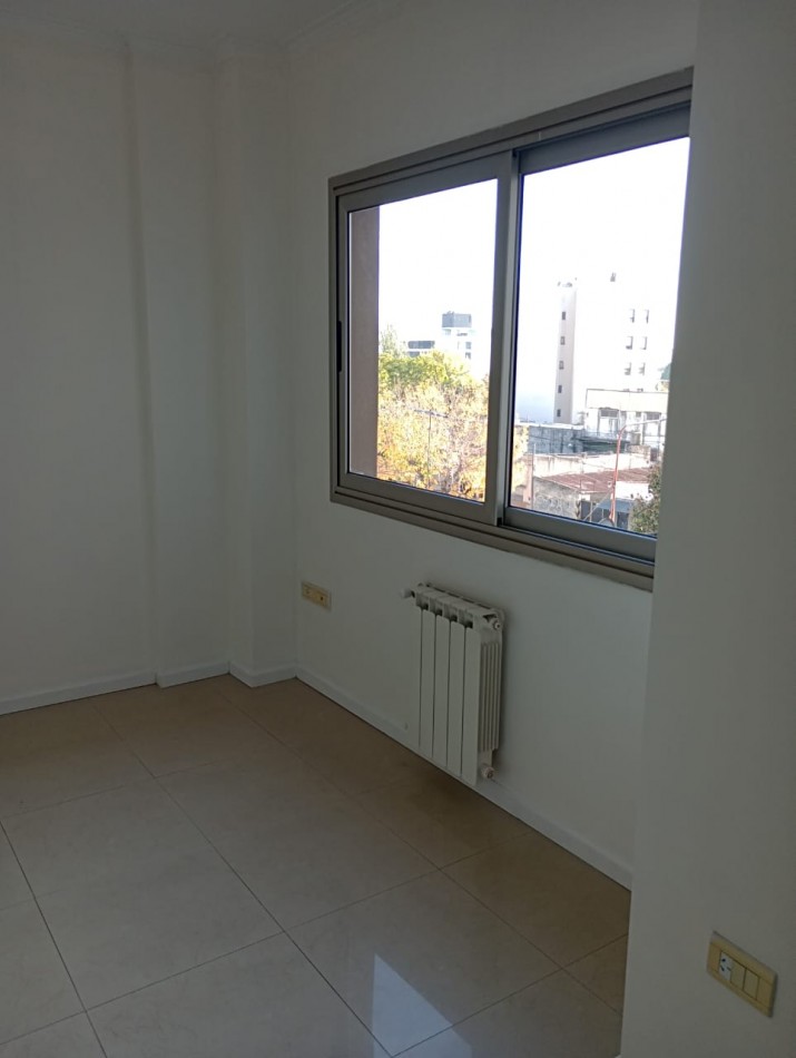 EXCELENTE DEPARTAMENTO DE CATEGORIA - 2 DORMITORIOS EN ALQUILER - COCHERA