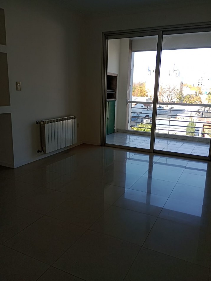 EXCELENTE DEPARTAMENTO DE CATEGORIA - 2 DORMITORIOS EN ALQUILER - COCHERA