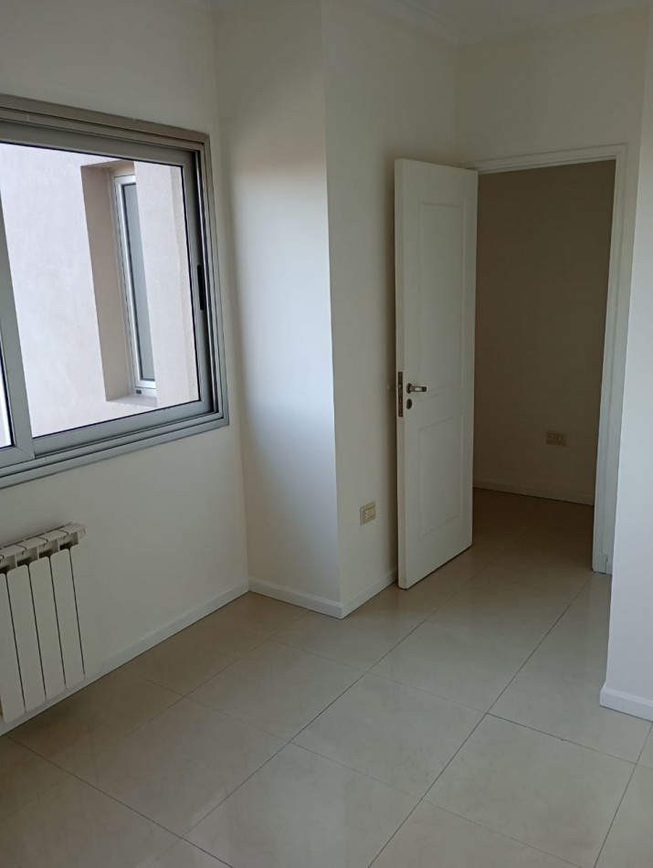 EXCELENTE DEPARTAMENTO DE CATEGORIA - 2 DORMITORIOS EN ALQUILER - COCHERA