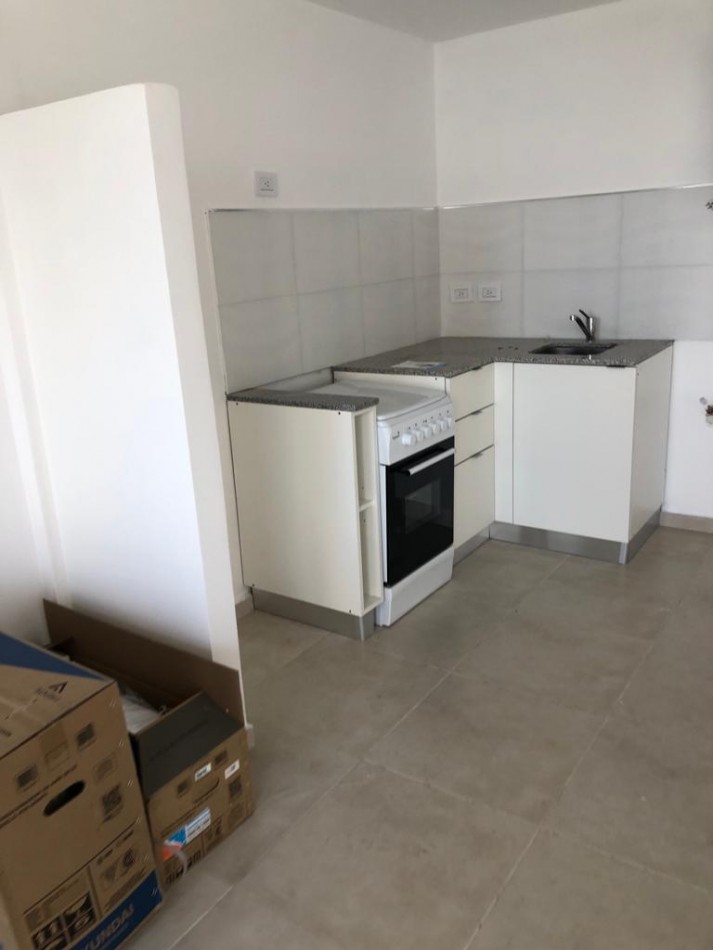 EXCELENTE MONOAMBIENTE EN ALQUILER 49 E/ 18 Y 19 - APTO OFICINA 