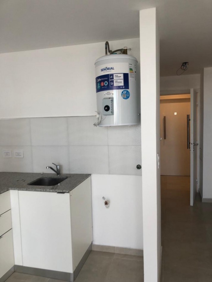EXCELENTE MONOAMBIENTE EN ALQUILER 49 E/ 18 Y 19 - APTO OFICINA 