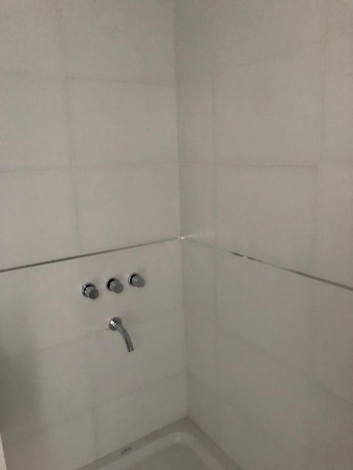 EXCELENTE MONOAMBIENTE EN ALQUILER 49 E/ 18 Y 19 - APTO OFICINA 
