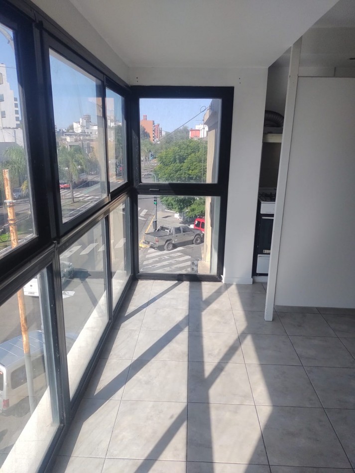 DIAG 74 Y 55 - MONOAMBIENTE MUY LUMINOSO -APTO OFICINA - LA PLATA