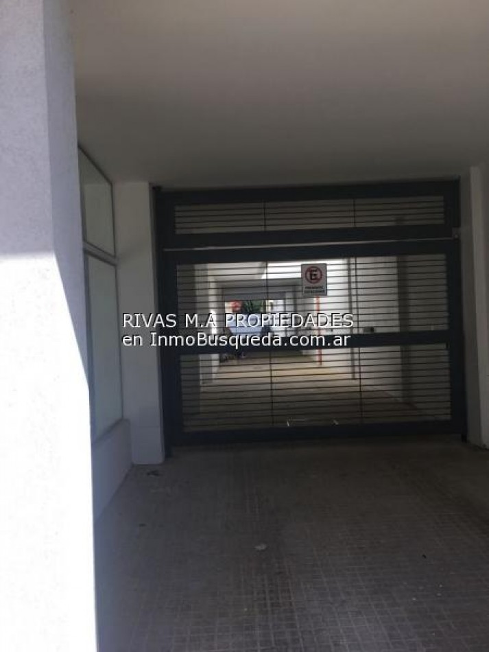 14 E/ 33 Y 34 - SEMI PISO EN VENTA CON BALCON TERRAZA - COCHERA 