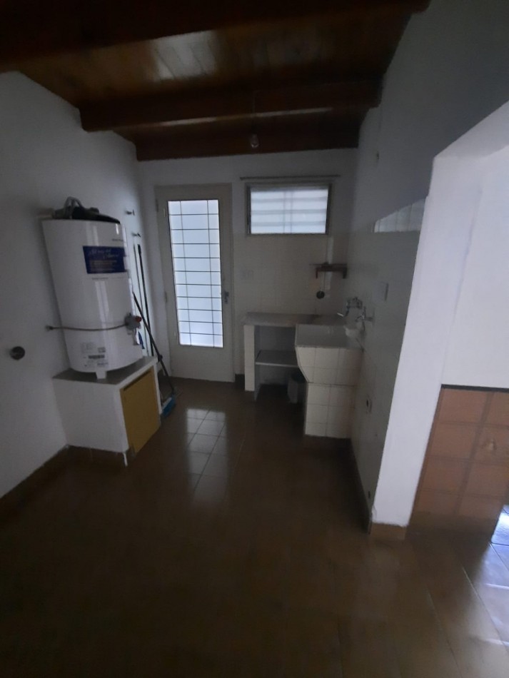 EXCELENTE CASA EN ALQUILER DE 2 DORMITORIOS 