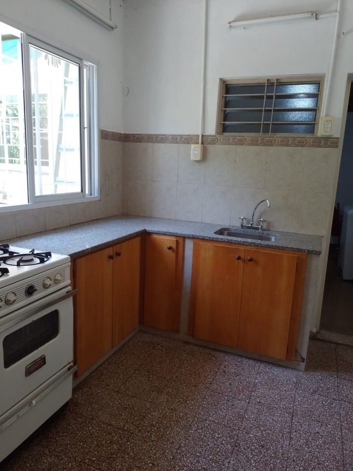 EXCELENTE CASA EN ALQUILER DE 2 DORMITORIOS 
