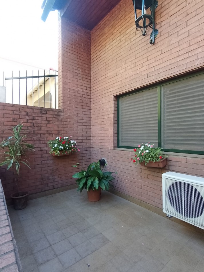 EXCELENTE CASA EN ALQUILER DE 2 DORMITORIOS 