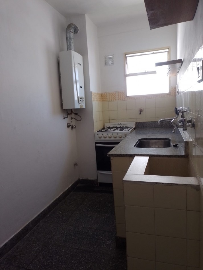 47 E/ 2 Y 3 DEPARTAMENTO DE 2 DORMITORIOS EN VENTA - ZONA FACULTADES