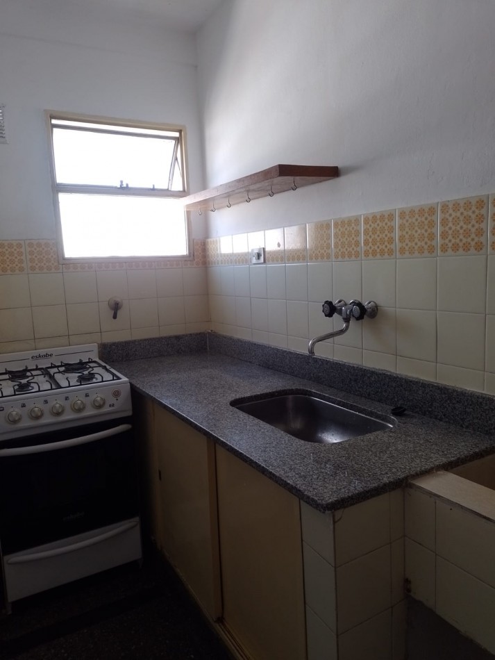 47 E/ 2 Y 3 DEPARTAMENTO DE 2 DORMITORIOS EN VENTA - ZONA FACULTADES