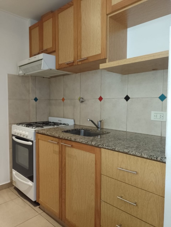 58 E/ 12 Y 13 - EXCELENTE MONOAMBIENTE EN ALQUILER 