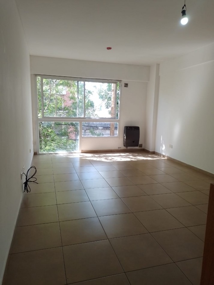 58 E/ 12 Y 13 - EXCELENTE MONOAMBIENTE EN ALQUILER 
