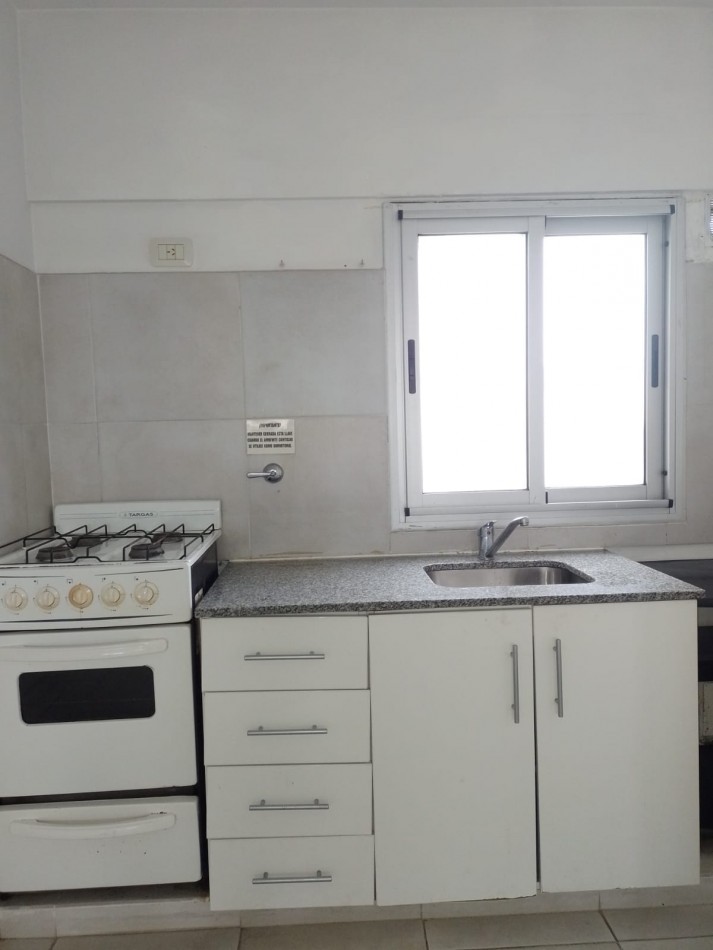 2 ESQ 45  - EXCELENTE MONOAMBIENTE EN ALQUILER 