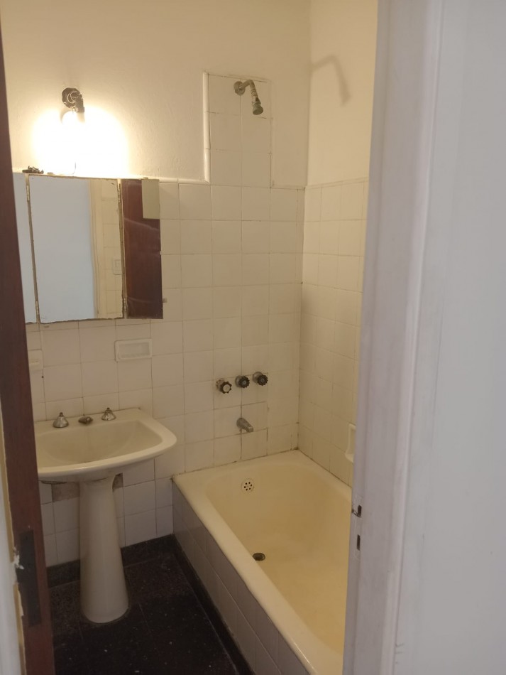 56 E/ 6 Y 7 - DEPARTAMENTO DE 2 DORMITORIOS EN ALQUILER 