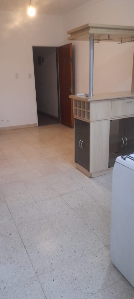 65 e/ 5 y 6 - depto. 1 dormi con balcon - La Plata