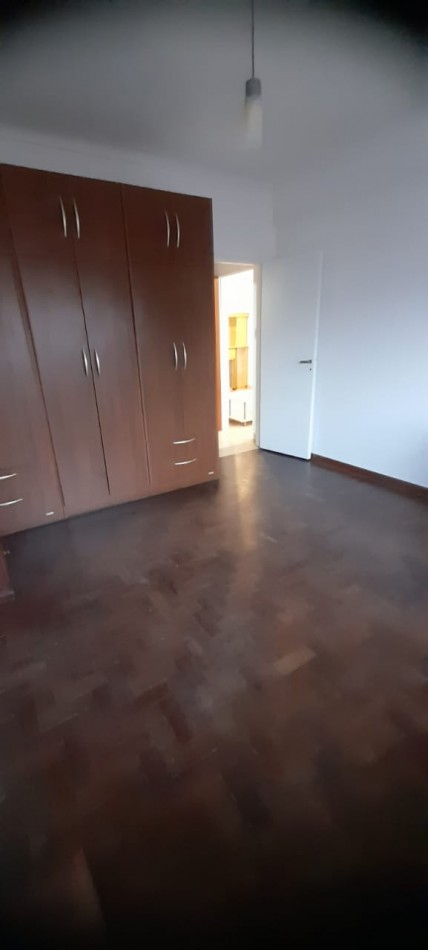 65 e/ 5 y 6 - depto. 1 dormi con balcon - La Plata