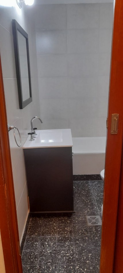 65 e/ 5 y 6 - depto. 1 dormi con balcon - La Plata