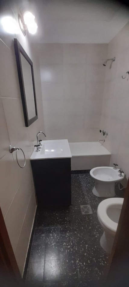 65 e/ 5 y 6 - depto. 1 dormi con balcon - La Plata