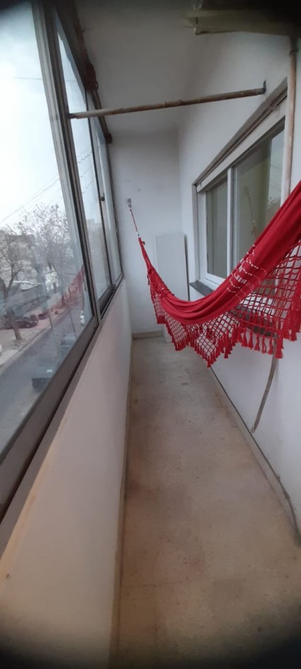 65 e/ 5 y 6 - depto. 1 dormi con balcon - La Plata