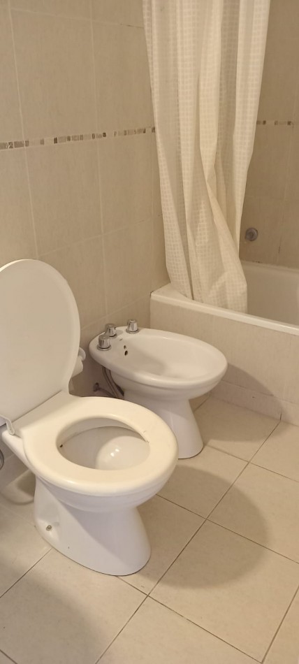 12 E /48 Y 49 - 1 DORM AL FRENTE - CON BALCON - LA PLATA
