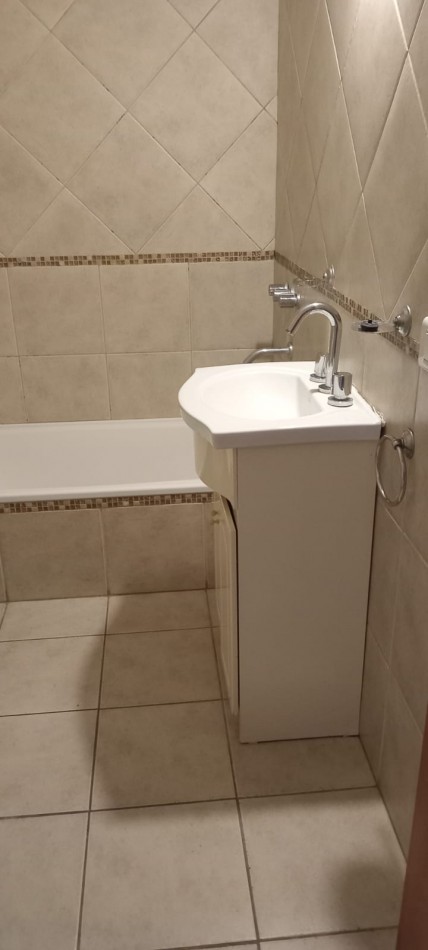 58 E/ 12 Y 13 - EXCELENTE MONOAMBIENTE EN ALQUILER 
