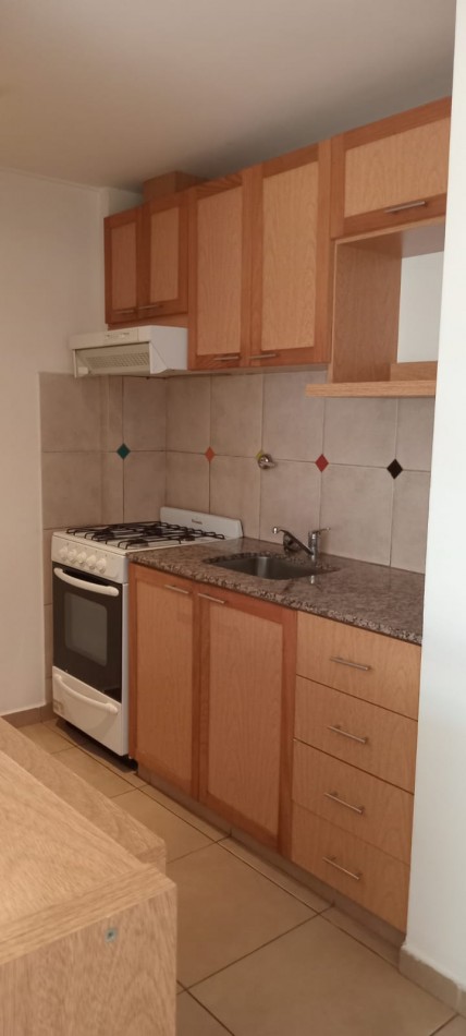 58 E/ 12 Y 13 - EXCELENTE MONOAMBIENTE EN ALQUILER 