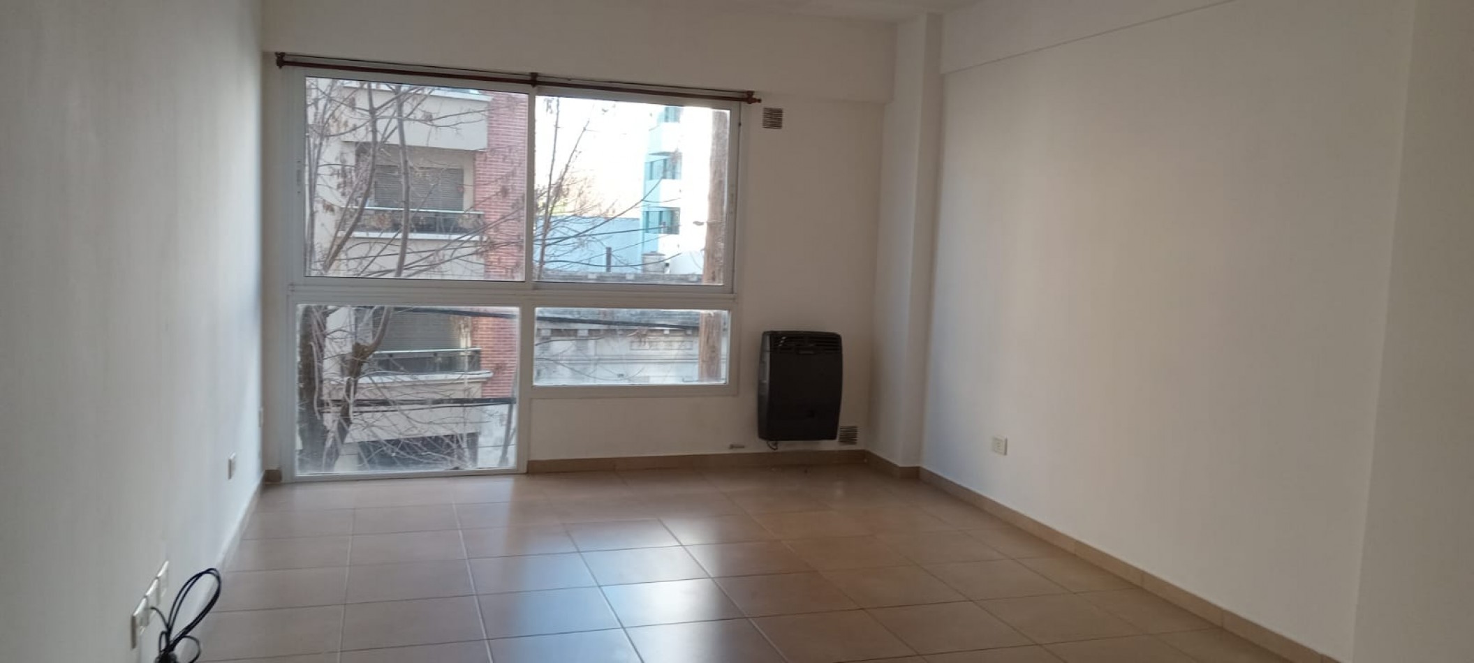 58 E/ 12 Y 13 - EXCELENTE MONOAMBIENTE EN ALQUILER 