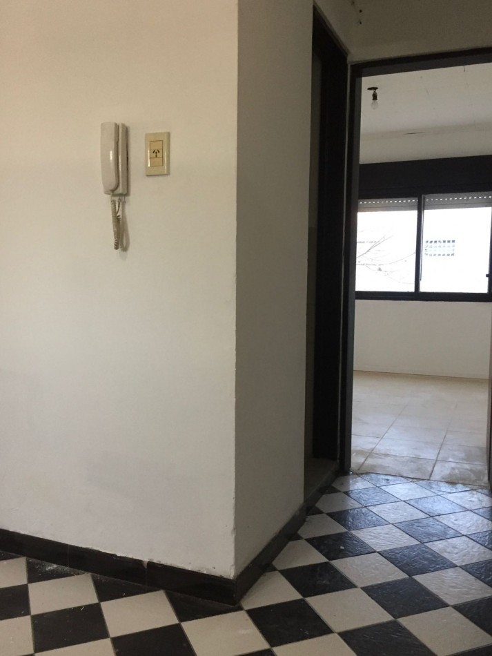 23 ESQ 61 -  DEPARTAMENTO DE 1 DORMITORIO EN ALQUILER  - SIN EXPENSAS 