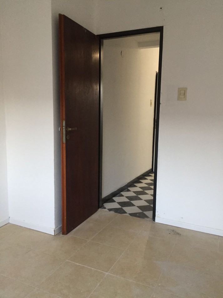 23 ESQ 61 -  DEPARTAMENTO DE 1 DORMITORIO EN ALQUILER  - SIN EXPENSAS 