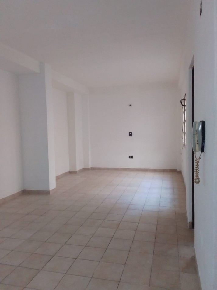 5 E/ 46 Y 47 - MONOMABIENTE EN PLANTA ALATA - ALQUILER - CENTRO 