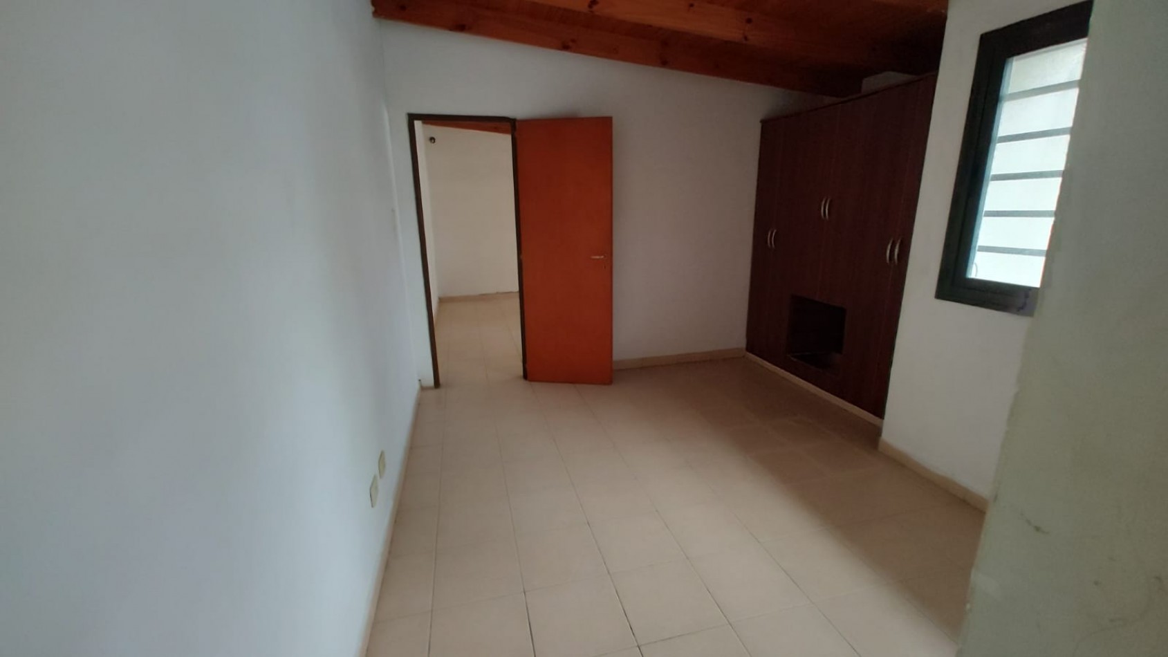 20E/ 68 Y 69 - CASA INTERNA EN PH- 3 DORM - DOS BAÑOS - PATIO- APTO BANCO  